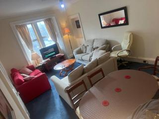 1st Class 4 Bedroom 2 Bathrooms - 8