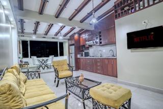 Premium Duplex Suite Rooftop & Comfort Center - 1