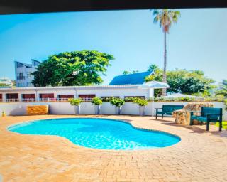 Dunes Alcove Mossel Bay Comfortable self catering accommodation just 900 meters from the beach and close to restaurants shops and local attractions - 8