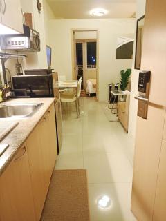 Cozy Condo Near Mall and Airport with Wi-Fi and Netflix - 3