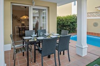 Villa Solymar - Private heated pool at 26C & Fiber-Optic WiFi - 2