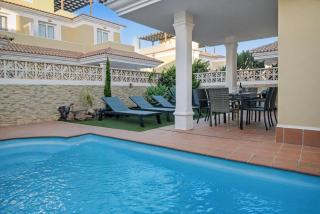 Villa Solymar - Private heated pool at 26C & Fiber-Optic WiFi - 3