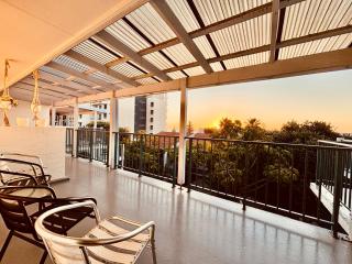 Coastal Beach Stay Ocean View Scarborough - 9