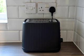 Modern 5 Bed Home, TV in each room, Free BT WiFi & Parking - 62 BW - 2