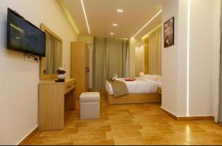 Honey OF The Pyramids - Caïro - 1