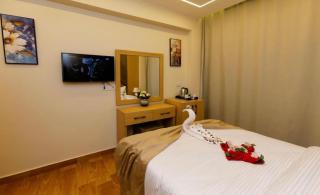 Honey OF The Pyramids - Caïro - 2