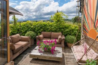 Family Gem in Bath, sleeps 18, stunning view - 0