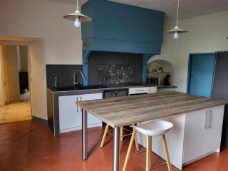 Grand Gîte au cœur du village avec jardin - 4