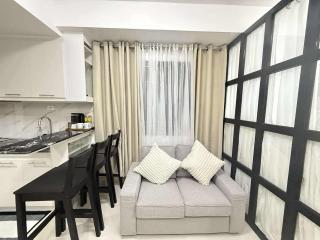 Condo in Shore 3 Residences, Pasay - 0