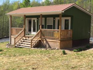 Cozy Cabin in the Idyllic Blue Ridge Mountains, Virginia - 2
