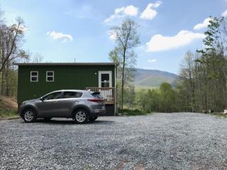 Cozy Cabin in the Idyllic Blue Ridge Mountains, Virginia - 4