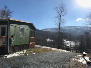 Cozy Cabin in the Idyllic Blue Ridge Mountains, Virginia - 5