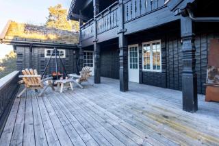 Big family cabin with ski in ski out - 1