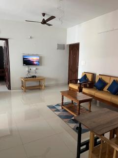 Bright & Airy 2BHK Apartment - AC, Wi-Fi & Parking - 3