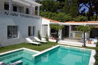 Algarve Beach House with Heated Pool and Jacuzzi - 0