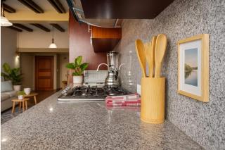 Panoramic Loft Unique Windows and Views - 7