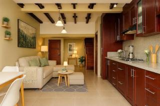 Panoramic Loft Unique Windows and Views - 4