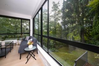 Stylish Scenic Oasis 2-Bedroom Suite West Van - 9