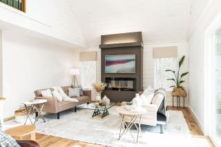 Black Berry Cabin 5BR Modern Retreat with Hot Tub - 5