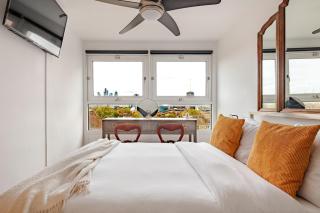 The Finch Loft Skyline Views & Home Cinema - 6