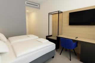 HI Grand City Hotel - 5