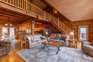 Raccoon's Paw Lodge - 1