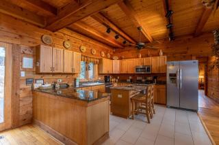 Raccoon's Paw Lodge - 4