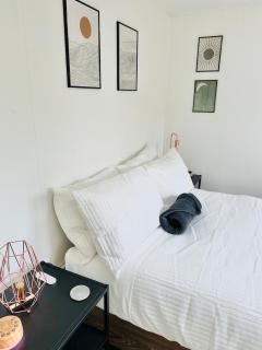 Eco-Friendly Highland Cabin with Mountain Views - 8