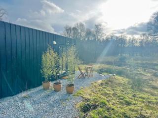 Eco-Friendly Highland Cabin with Mountain Views - 3