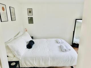 Eco-Friendly Highland Cabin with Mountain Views - 1