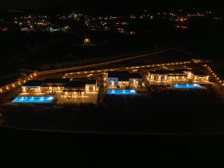 Faragas Hill Euphoria Villa - 9