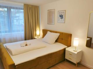 Moderne Ferienwohnung - zentral und komfortabel - 1
