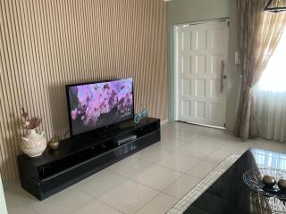 Luxe Comfort Retreat - 2