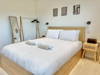 Eco-Friendly Highland Suite with Mountain Views - 2