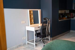 Cedar Stays Studio apartment 1chambre salon - WiFi - climatisation - parking - machine a laver- 5 min CFC - 1