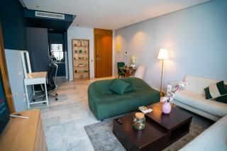 Cedar Stays Studio apartment 1chambre salon - WiFi - climatisation - parking - machine a laver- 5 min CFC - 8