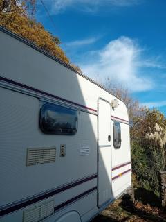 Countryside Caravan Retreat - 8