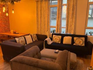 Stylish 2 bed Duplex Apartment - Birmingham - 9