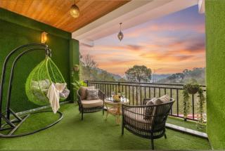 The Couples Paradise Balcony by Splendid Hotels - 0