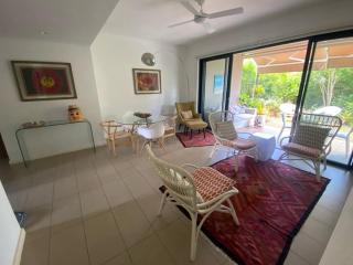 AZURI Serviced Garden Apartment - 8