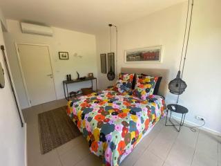 AZURI Serviced Garden Apartment - 3