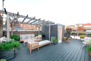 Scunthorpe - Soho Deluxe - 6 Poland St London W1F 8PS - 8