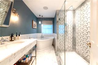 Scunthorpe - Soho Deluxe - 6 Poland St London W1F 8PS - 2