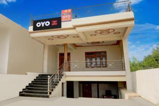 SPOT ON A K Hotal And Restaurant - 2