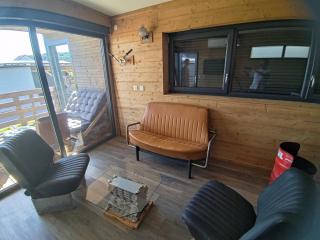 Mechanical cottage, old cars and bikes - 0