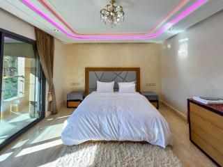 Villa Caprice Palace in city center - 5