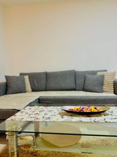 Modern & Cozy apartment in center -Walk everywhere - 3