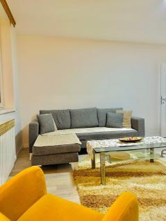 Modern & Cozy apartment in center -Walk everywhere - 6