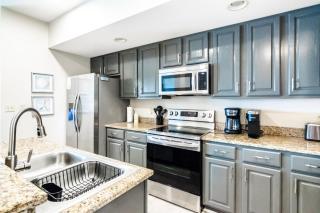 RELAX in this beautifully cozy 2-bedroom, 2 bathroom condo Sleeps 6!! - 2