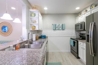 103 Cypress Cove ~ Beautiful 1 bedroom 1 bath beachfront condo in Biloxi - 2